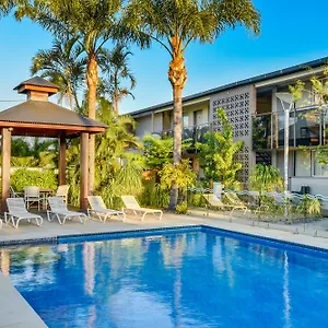 Hotel Nightcap At Golden Beach Tavern, Caloundra